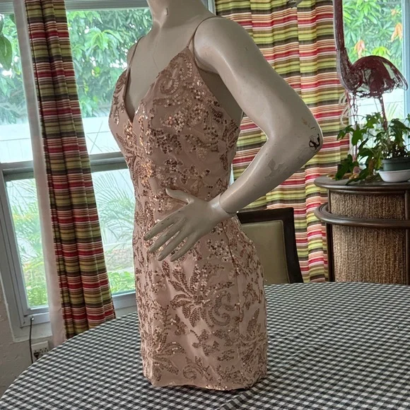 Windsor Gold Sequin Mini Dress size XS - Picture 3 of 4